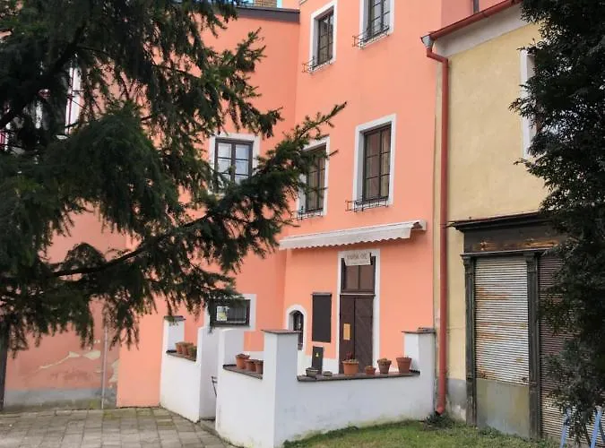 Pod Vezi *